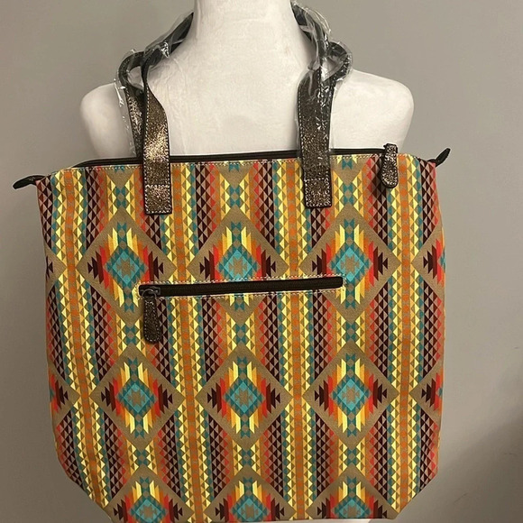 ARIAT Tall Tote Diamond Stripe NEW with‎ tags 
Perfect for fall - Picture 5 of 7